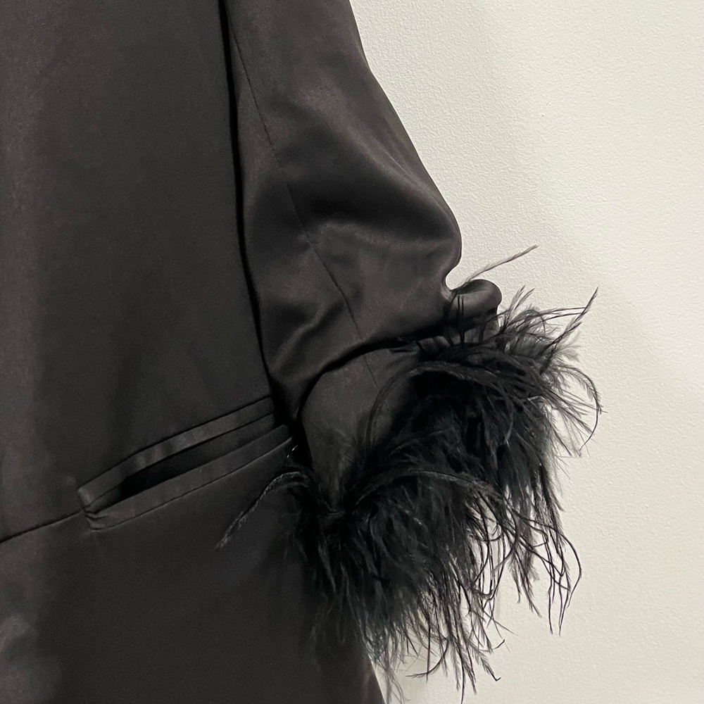 Feather blazer from local boutique - Picture 2 of 2